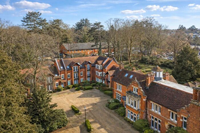 2 Bedroom Apartment For Sale In Trevelyan Place, St. Stephens Hill, St. Albans, Hertfordshire, AL1