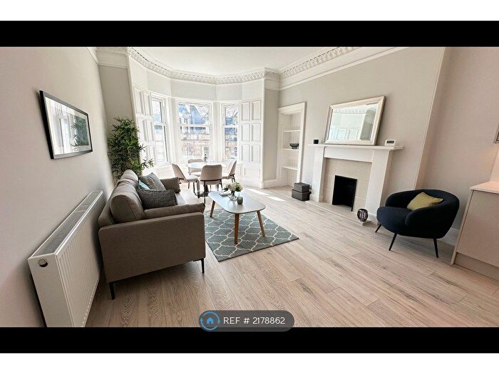 2 Bedroom Flat To Rent In Bruntsfield Place, Edinburgh, EH10