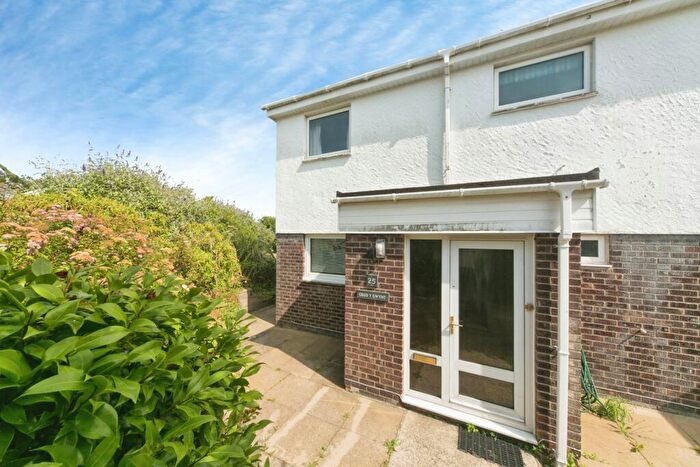 3 Bedroom End Of Terrace House For Sale In Gwaen Ganol, Criccieth, Gwynedd, LL52
