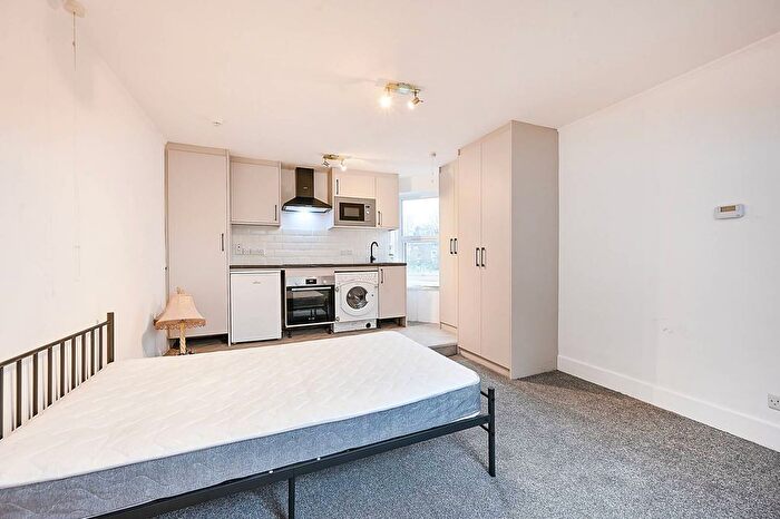 Studio To Rent In Madeley Road, Ealing, London, W5