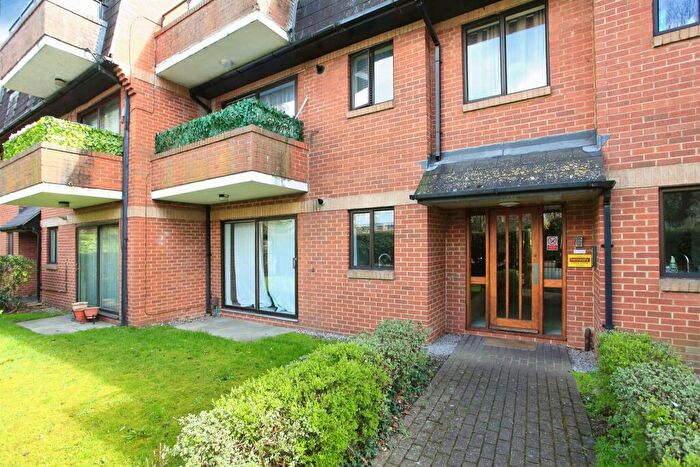 1 Bedroom Flat For Sale In Huntly Grove, Peterborough, PE1