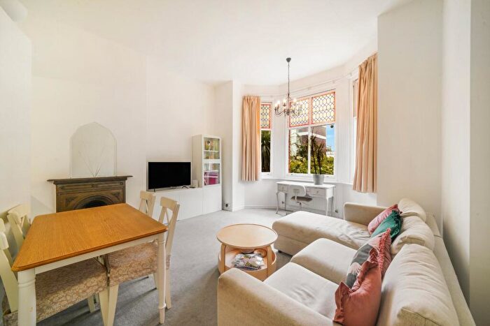 2 Bedroom Flat To Rent In Fellows Road, Belsize Park, NW3
