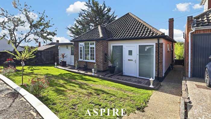 2 Bedroom Detached Bungalow For Sale In Springwater Close, Leigh-On-Sea, SS9
