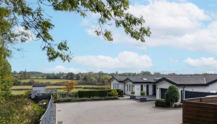 6 Bedroom Detached House For Sale In Stretton Hall, Oadby, LE2