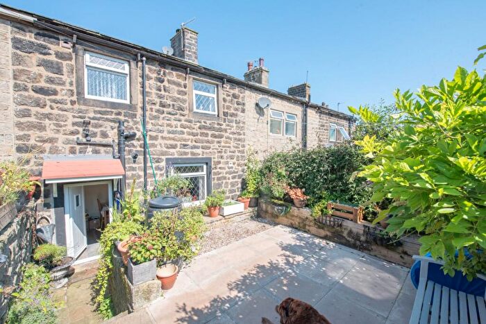 3 Bedroom Cottage For Sale In Keighley Road, Cowling, BD22