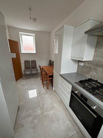 2 Bedroom Flat To Rent In High Road, Ilford, IG3