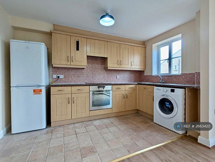 3 Bedroom Flat To Rent In Beechwood Park, Brighouse, HD6