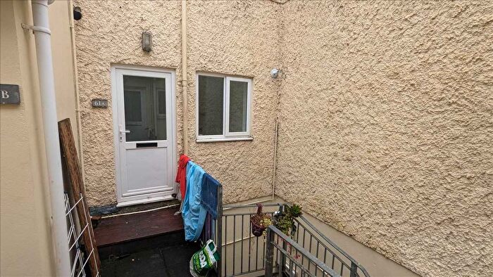 2 Bedroom Flat To Rent In Market Street, Torquay, TQ1