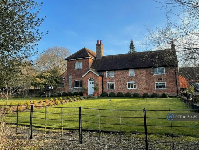 5 Bedroom Detached House To Rent In Snells Lane, Little Chalfont, HP7