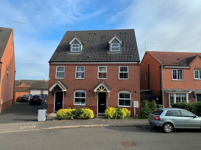 3 Bedroom Semi-Detached House To Rent In Lark Close, Corby, NN18