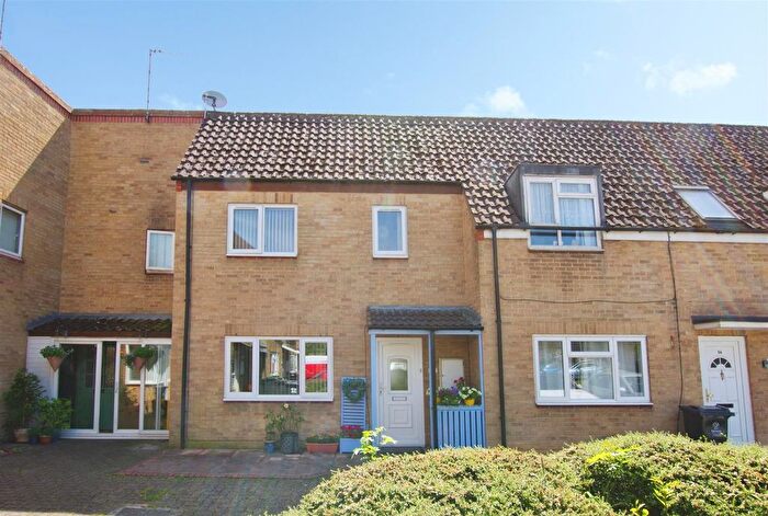 3 Bedroom Terraced House For Sale In Godolphin Close, Freshbrook, Swindon, SN5