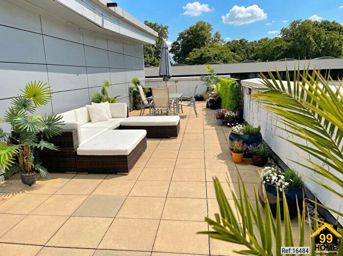 3 Bedroom Flat For Sale In Eluna Apartment, Wapping, Great London, E1W