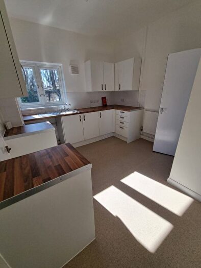 2 Bedroom Flat To Rent In Warwick Road, London, SE20