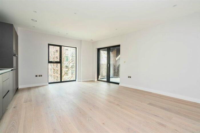 2 Bedroom Flat To Rent In Blackfriars Road, London, SE1