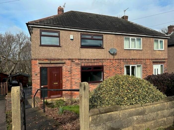 3 Bedroom Semi-Detached House To Rent In Woodedge Avenue, Huddersfield, HD5