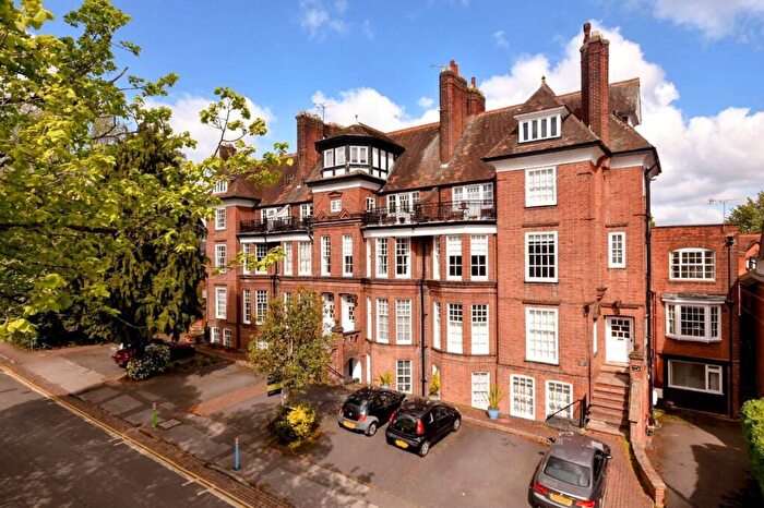 1 Bedroom Apartment For Sale In Stoneygate Road, Flat, Leicester, Leicestershire, LE2