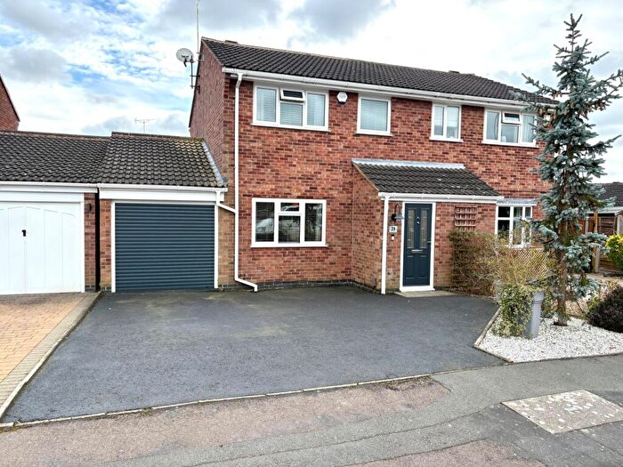 3 Bedroom Semi-Detached House For Sale In Sywell Drive, Wigston, LE18