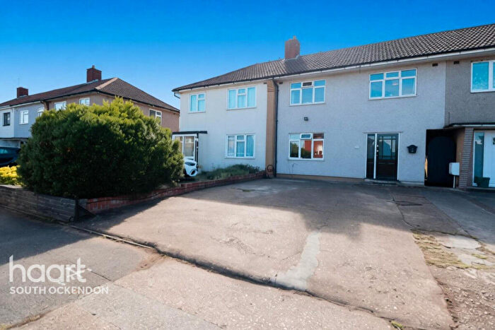 3 Bedroom Terraced House For Sale In Nethan Drive, South Ockendon, RM15