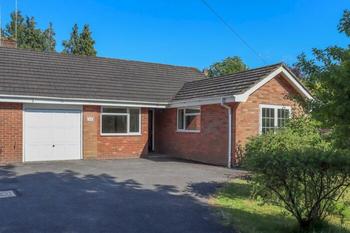 2 Bedroom Semi-Detached Bungalow To Rent In Jacklyns Lane, Alresford, Hampshire, SO24