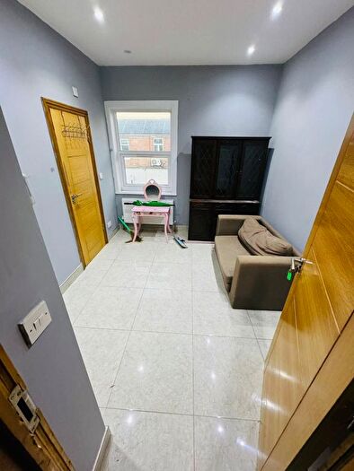 1 Bedroom Flat To Rent In Ley Street, Ilford, IG1