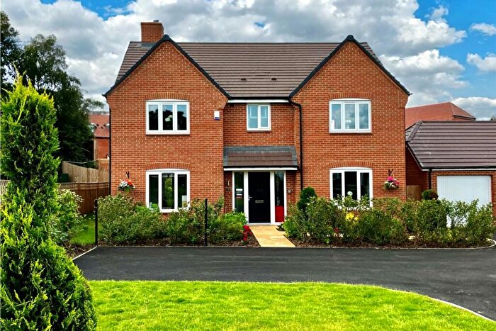 5 Bedroom Detached House For Sale In The Street, Tongham, GU10