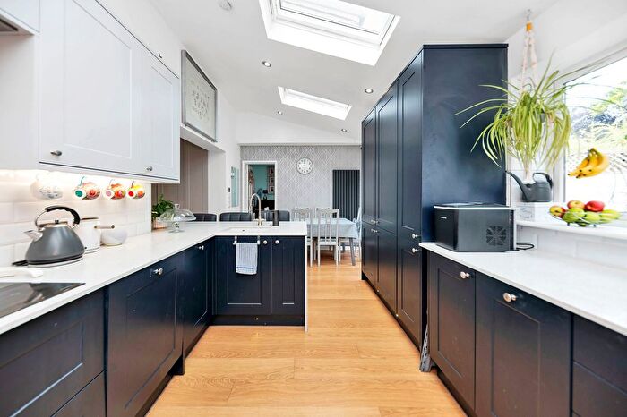 4 Bedroom Semi-detached House For Sale In Savile Way, Fowlmere, SG8