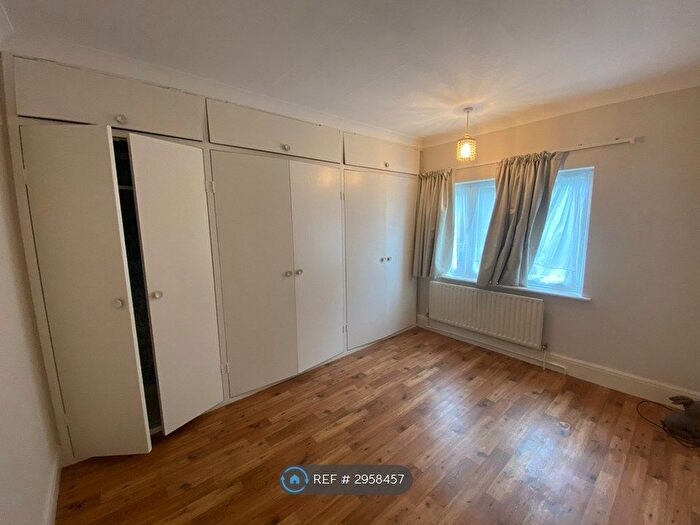 4 Bedroom Terraced House To Rent In Costons Lane, Greenford, UB6