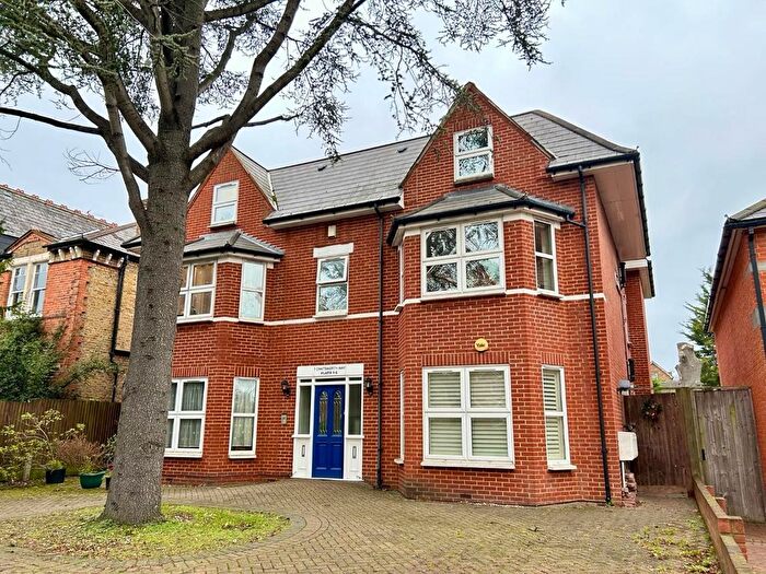 2 Bedroom Flat To Rent In Chatsworth Way, West Norwood, London, SE27