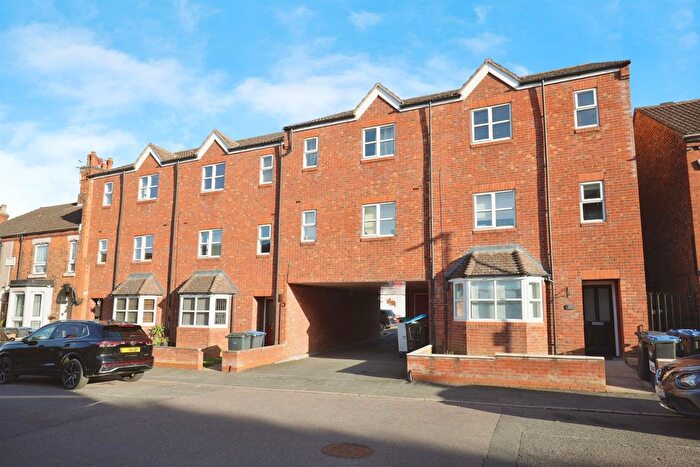 2 Bedroom Flat For Sale In Cambridge Street, Rugby, CV21