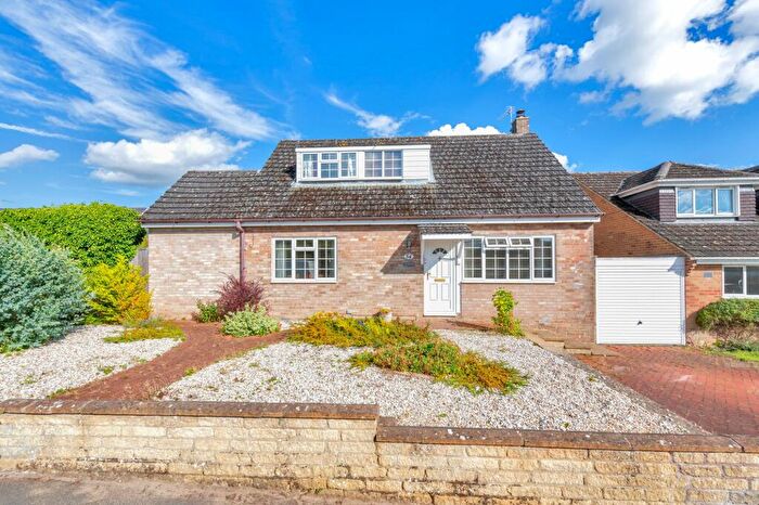 3 Bedroom Link Detached House For Sale In Churchill Way, Long Hanborough, OX29