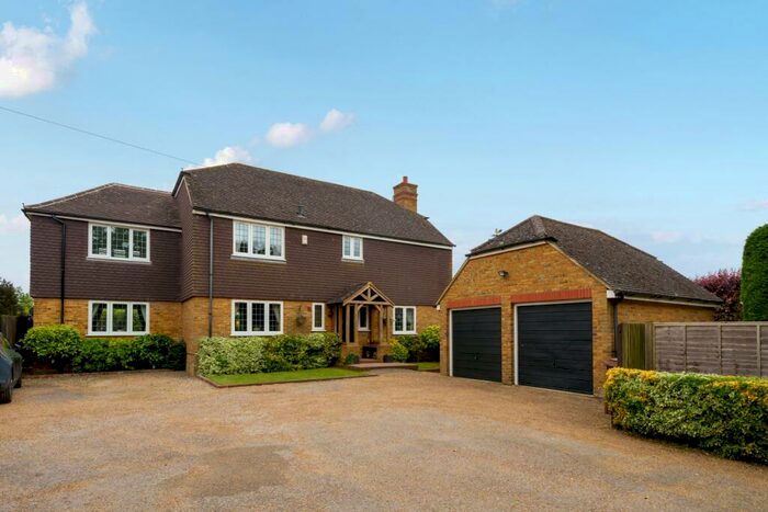 5 Bedroom Detached House For Sale In Town Road Cliffe Woods, ME3