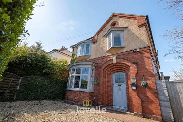4 Bedroom Detached House For Sale In Weelsby Road, Grimsby, DN32
