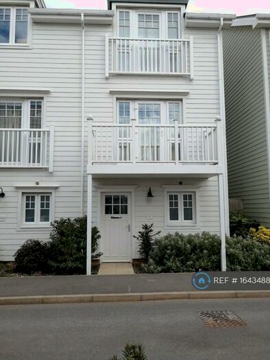 3 Bedroom Semi-Detached House To Rent In Maine Street, Reading, RG2