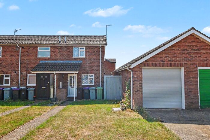 1 Bedroom End Of Terrace House For Sale In Willow Road, Stamford, PE9