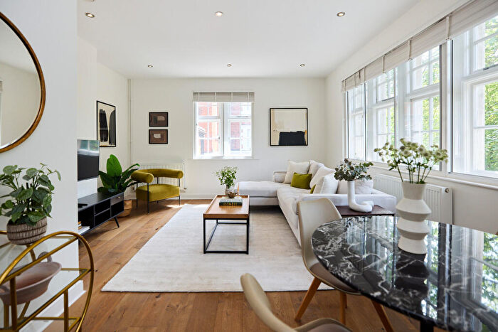 2 Bedroom Apartment To Rent In Marianne Close, London, SE5
