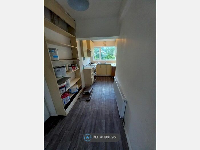 3 Bedroom Semi-Detached House To Rent In Windsor Road, Halesowen, B63