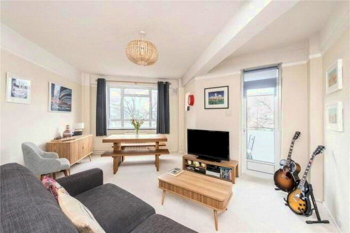 2 Bedroom Flat To Rent In Brixton Hill, Brixton, London, SW2