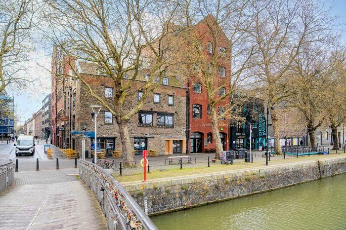 2 Bedroom Flat For Sale In The Harris Lofts, Harbourside, BS1