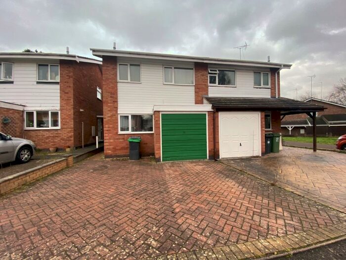 3 Bedroom House To Rent In Donnington Close, Redditch, B98