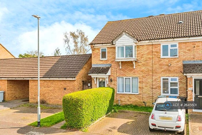 3 Bedroom End Of Terrace House To Rent In Brambleside Court, Kettering, NN16
