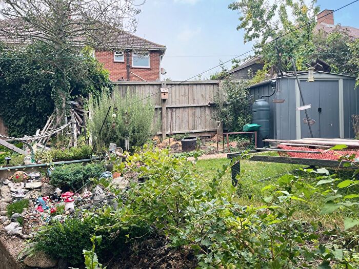 3 Bedroom Semi-Detached House For Sale In Home Meade, Newport, PO30