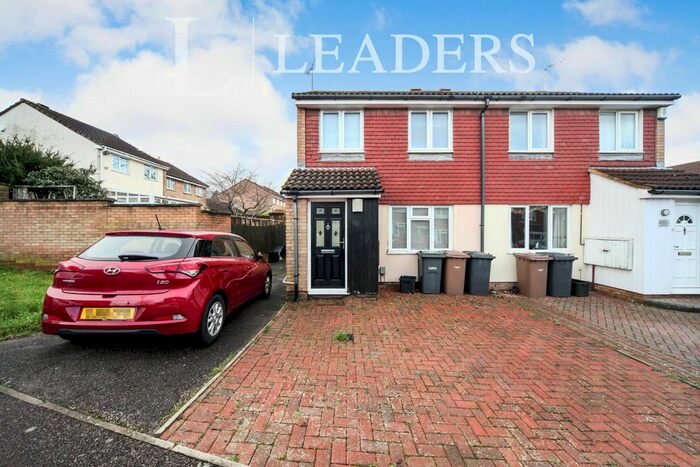3 Bedroom Property To Rent In Coltsfoot Green, Luton, LU4