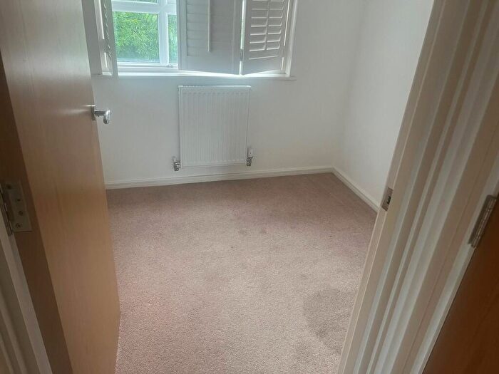 4 Bedroom Semi-Detached House To Rent In Mallow Drive, Salford, M7