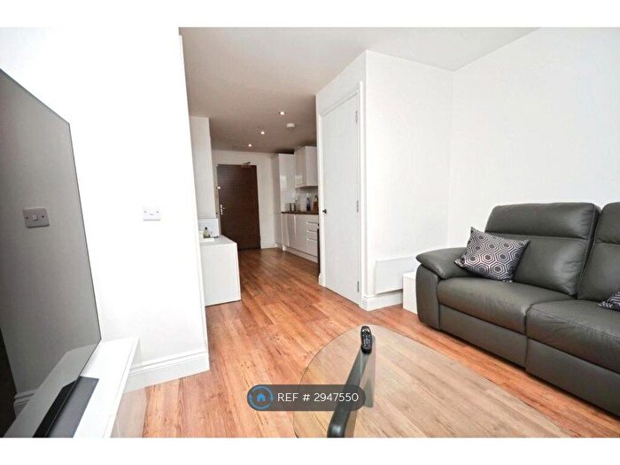 1 Bedroom Flat To Rent In Oxford Road, Aylesbury, HP19