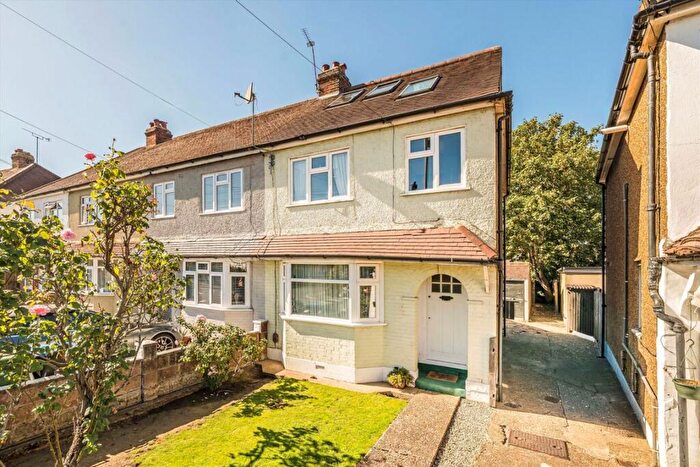 4 Bedroom House For Sale In Fullers Way North, Tolworth, KT6