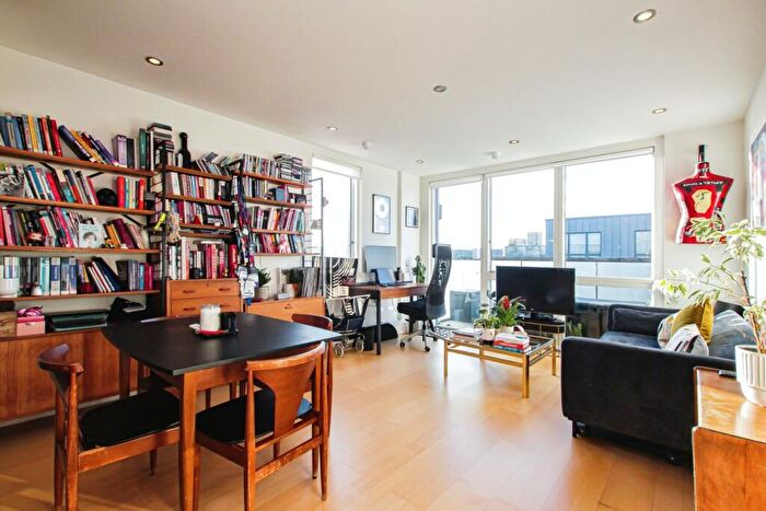 1 Bedroom Flat To Rent In Kingsland Road, Haggerston, E8