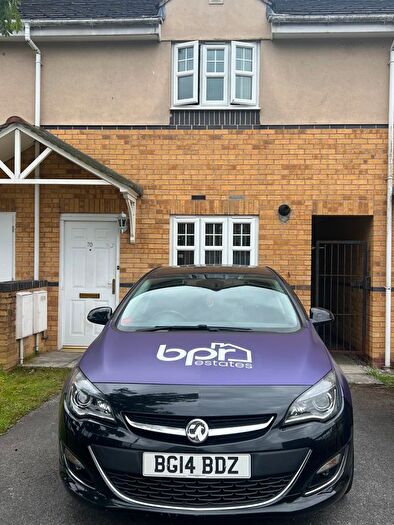 2 Bedroom Semi-Detached House To Rent In Chelwood Drive, Bradford, BD15