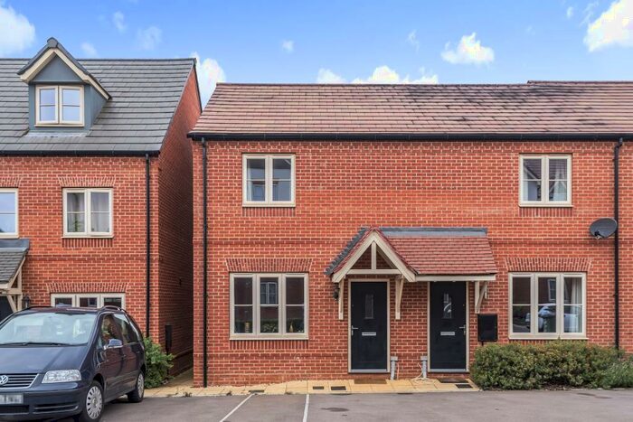 2 Bedroom End Of Terrace House To Rent In Tony Humphries Road, Banbury, OX16