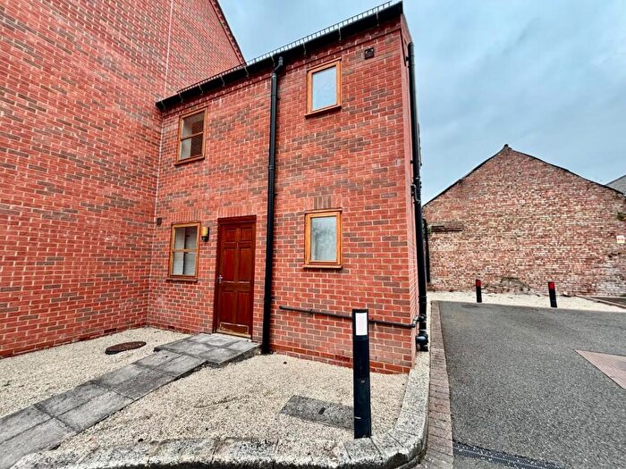 2 Bedroom End Of Terrace House For Sale In Carlisle Mews, Gainsborough, DN21