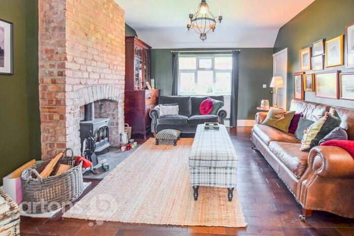 3 Bedroom Semi-Detached Bungalow For Sale In New Road, Firbeck, S81